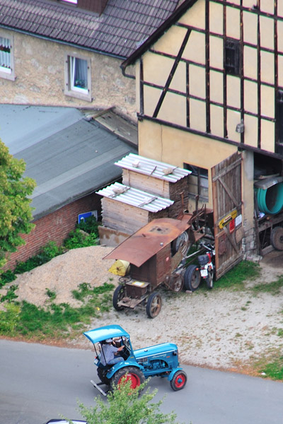 0338106Alter Hanomag Traktor in Streitberg