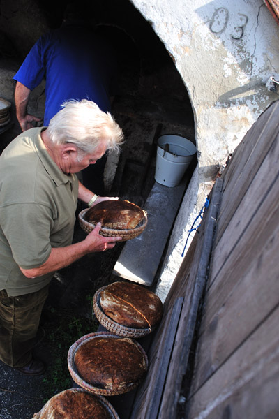 0503159 Über 300Jahre alter Brotofen in Pottenstein