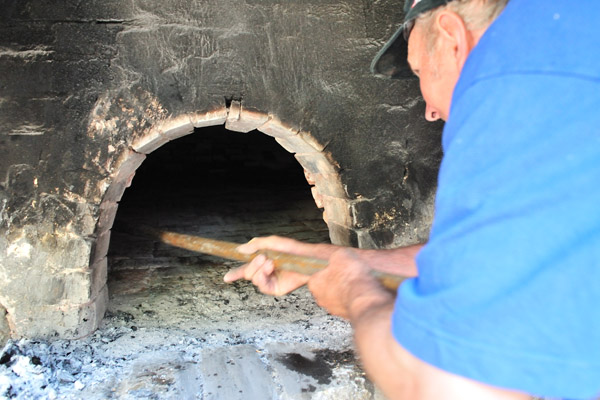0507163 Über 300Jahre alter Brotofen in Pottenstein