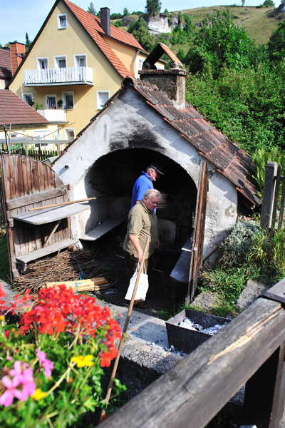 0512168 Über 300Jahre alter Brotofen in Pottenstein