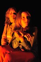 042269 Streitberg Kinder bei Gruselgeschichten am Lagerfeuer